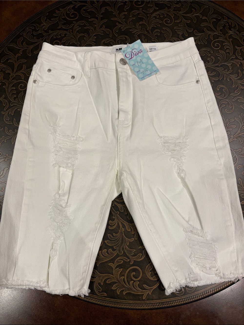 I&M High Rise Bermuda Shorts - Medium NWT